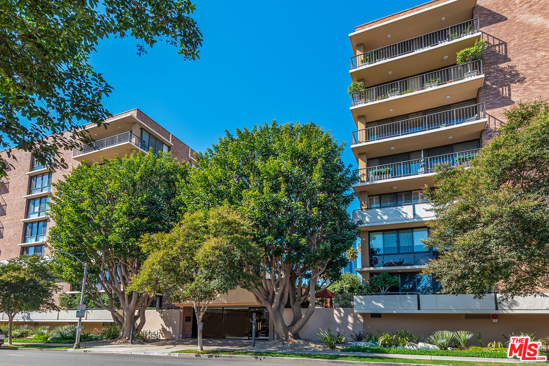 211 S Spalding Dr Unit: N404