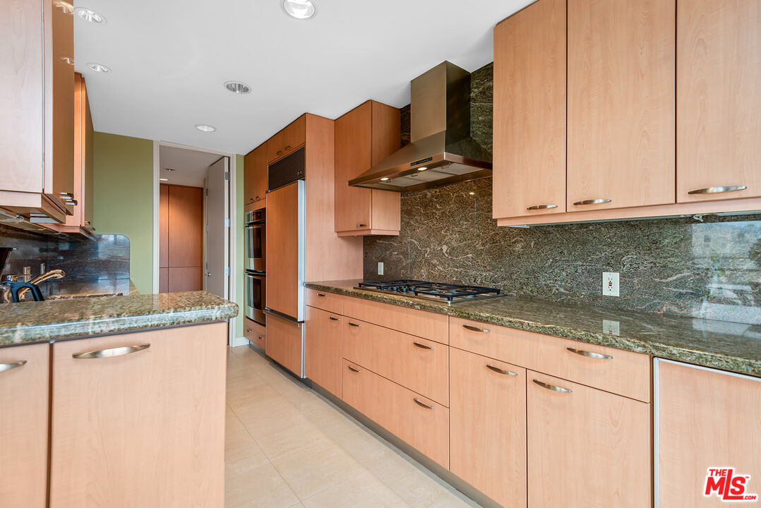 211 S Spalding Dr Unit: N404