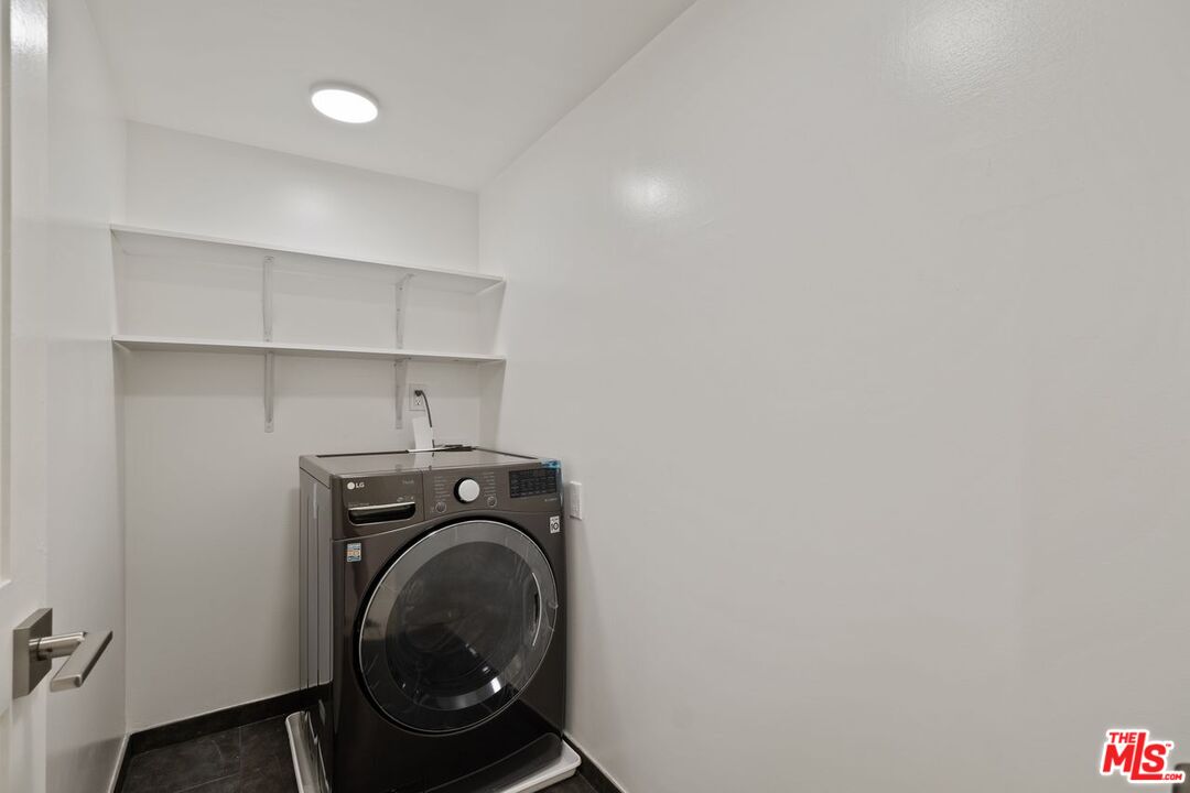 10633 Kinnard Ave Unit: 7