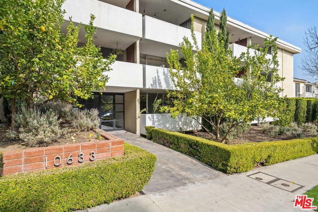 10633 Kinnard Ave Unit: 7