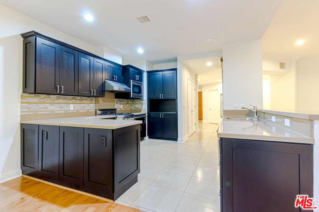 4848 Wilshire Blvd Unit: 202