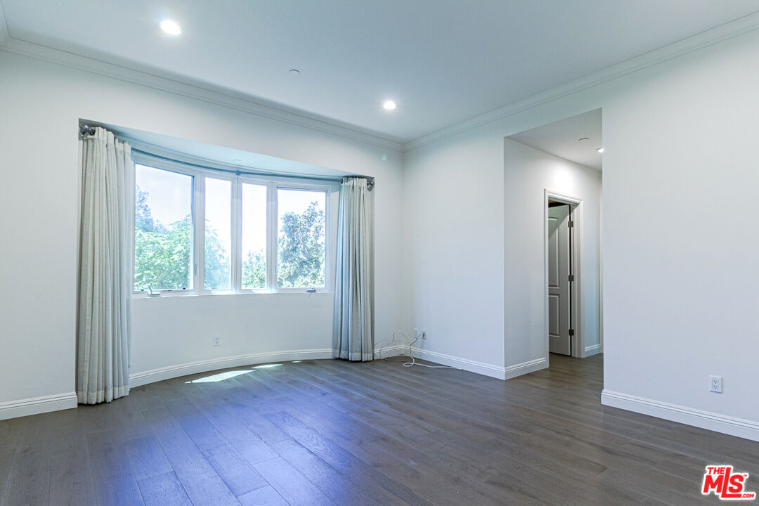 4848 Wilshire Blvd Unit: 202