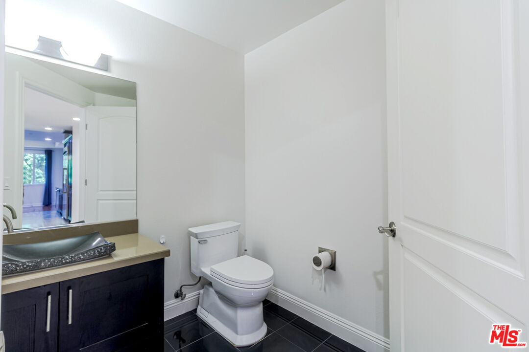 4848 Wilshire Blvd Unit: 202