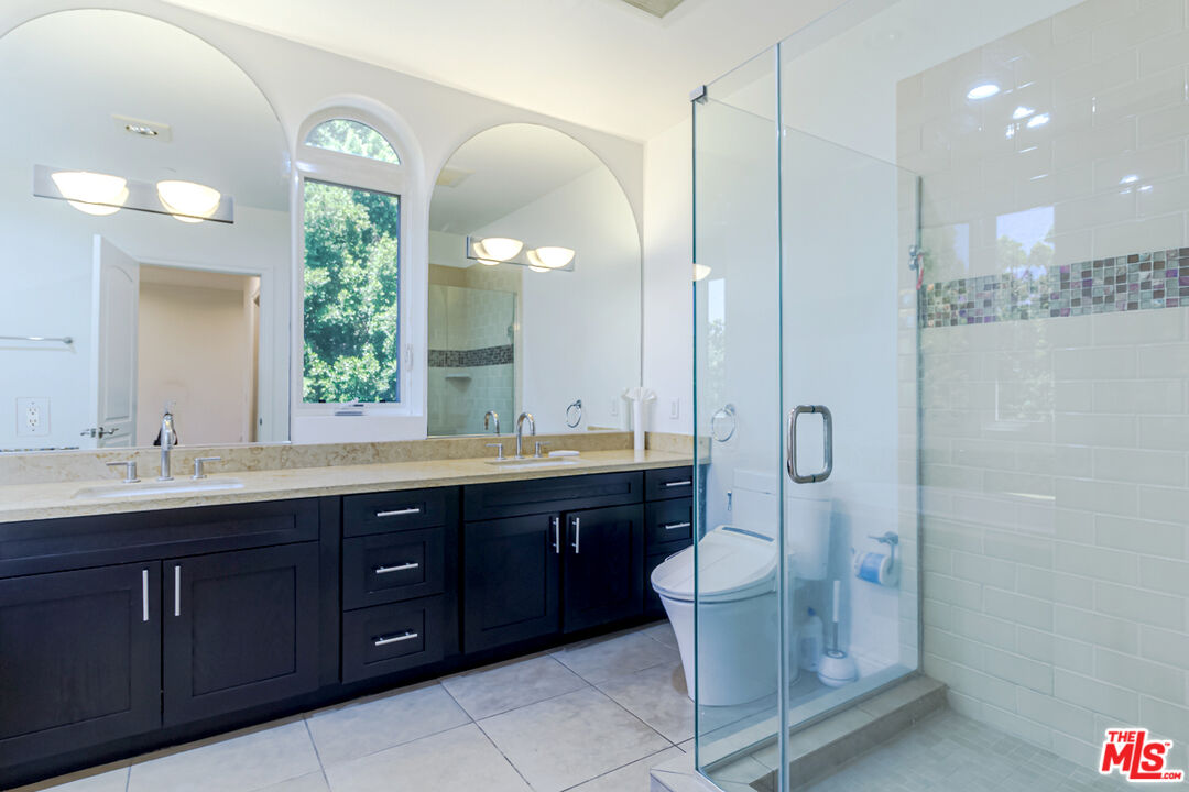 4848 Wilshire Blvd Unit: 202