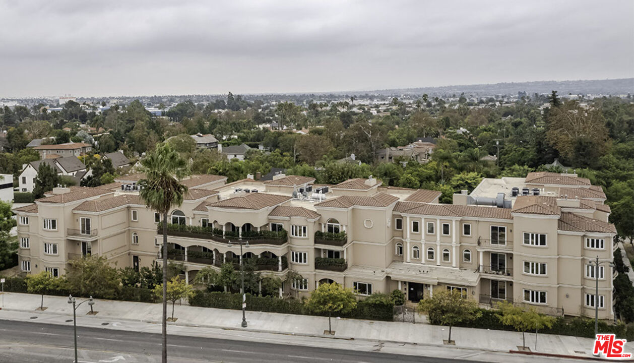 4848 Wilshire Blvd Unit: 202