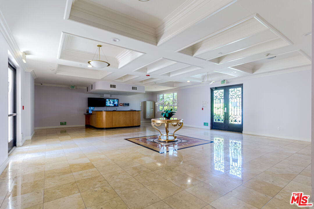 4848 Wilshire Blvd Unit: 202