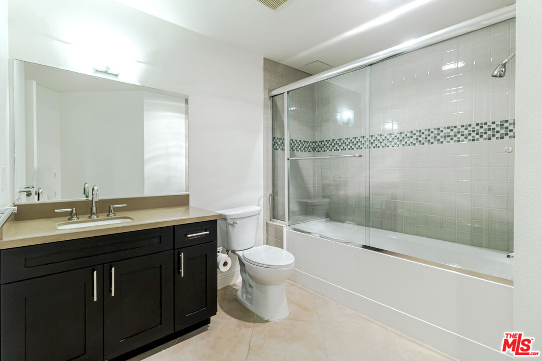 4848 Wilshire Blvd Unit: 202