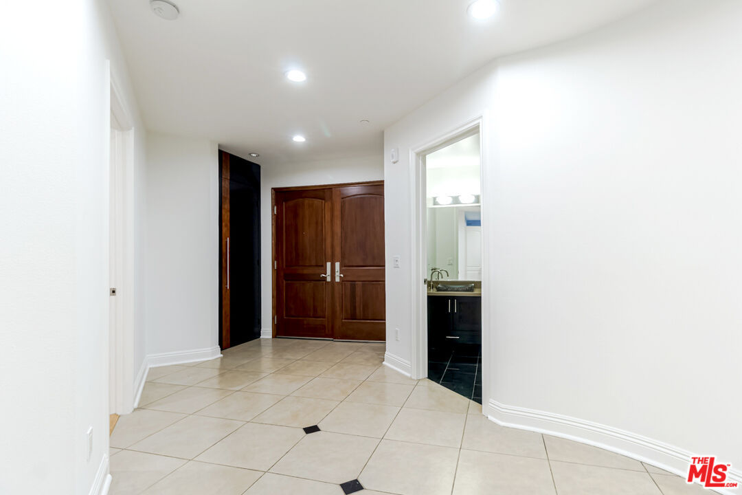 4848 Wilshire Blvd Unit: 202