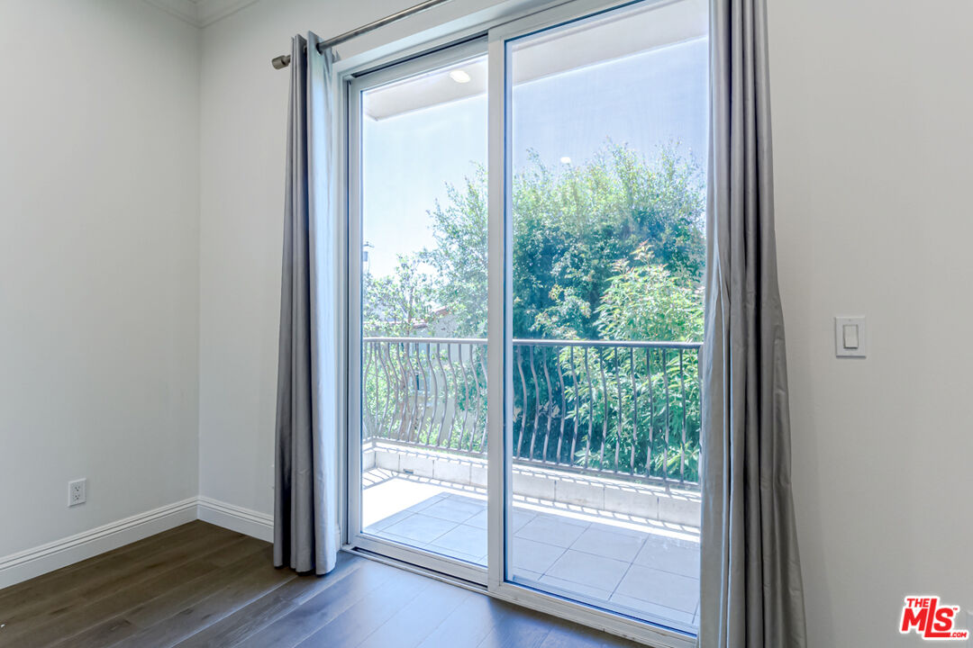 4848 Wilshire Blvd Unit: 202