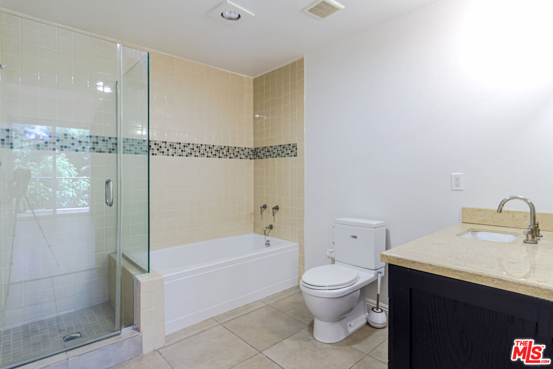 4848 Wilshire Blvd Unit: 202