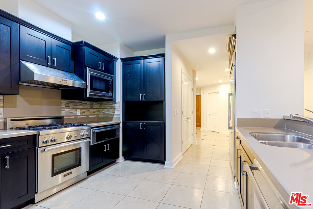 4848 Wilshire Blvd Unit: 202