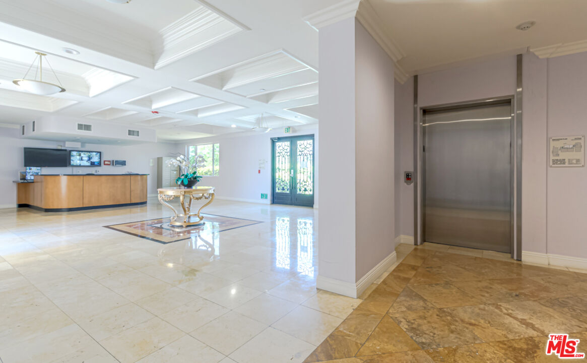 4848 Wilshire Blvd Unit: 202