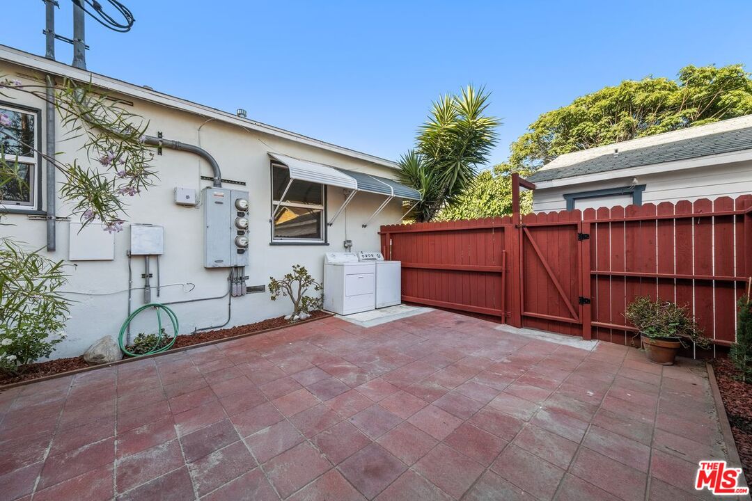 412 W Windsor Rd Unit: Unit B