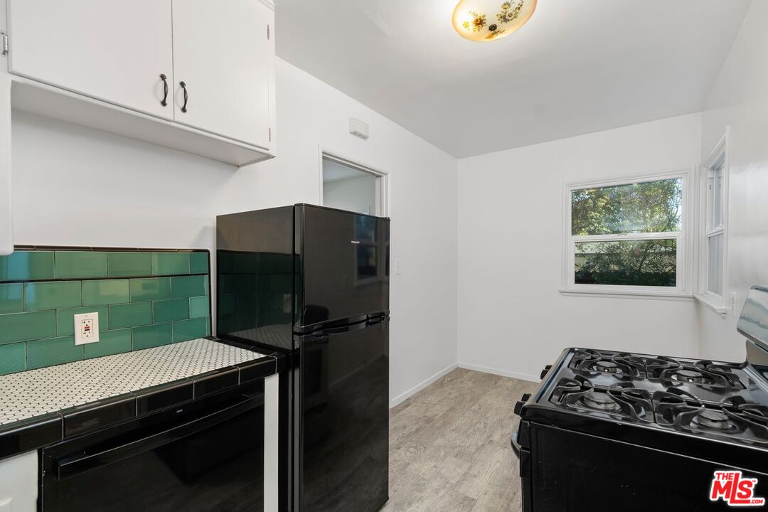 412 W Windsor Rd Unit: Unit B