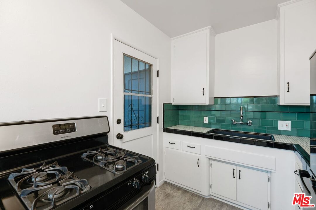 412 W Windsor Rd Unit: Unit B