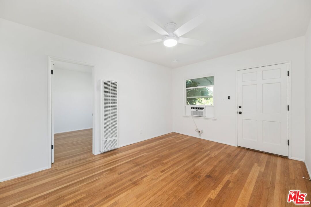 412 W Windsor Rd Unit: Unit B