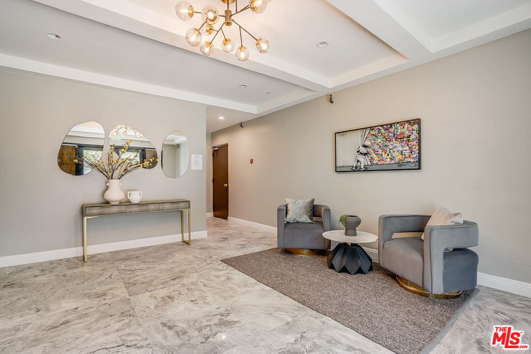 1470 S Rexford Dr Unit: 307