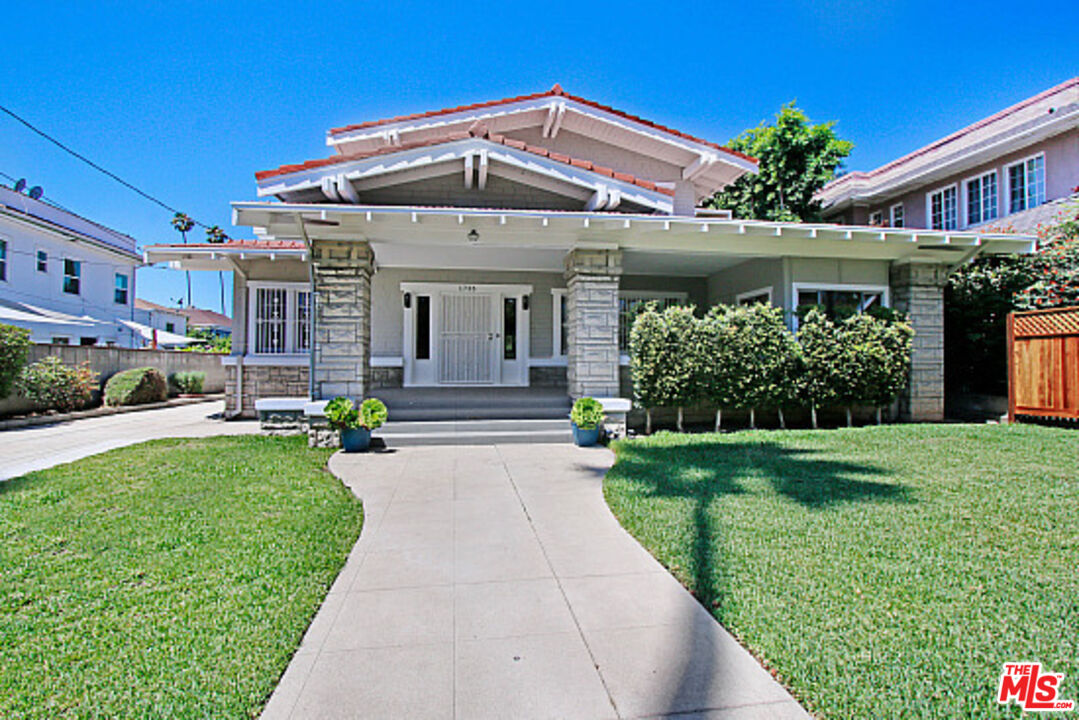 1735 Taft Ave
