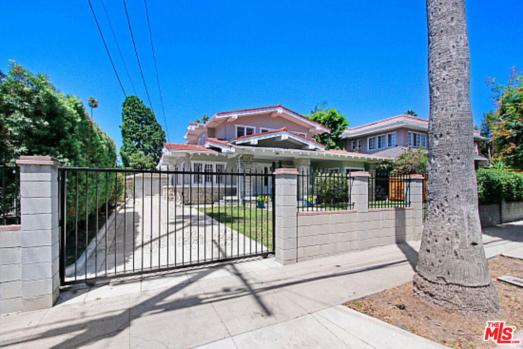 1735 Taft Ave