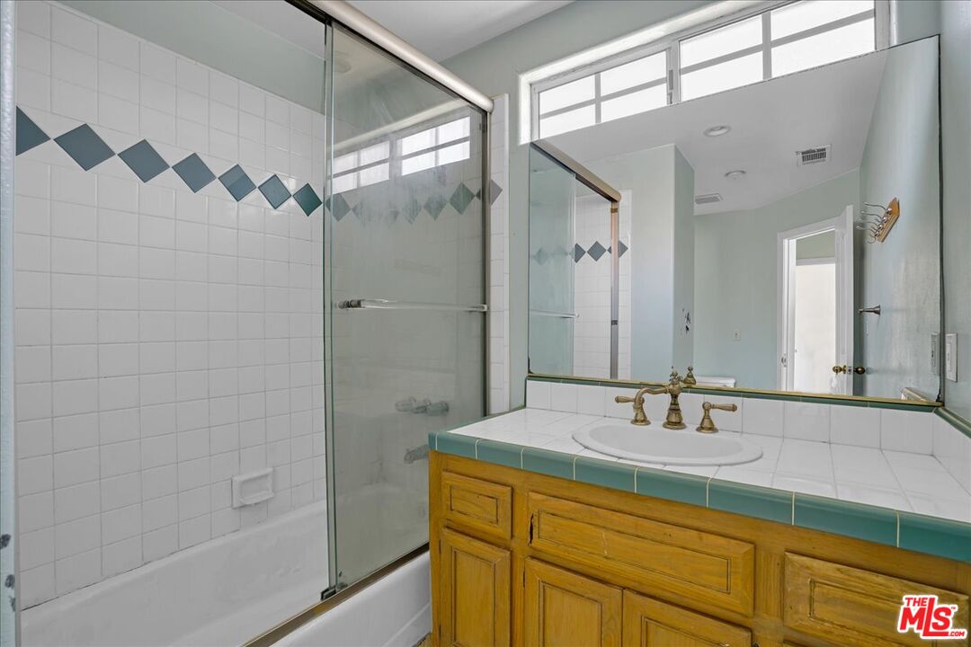 1122 Vincent St Unit: B