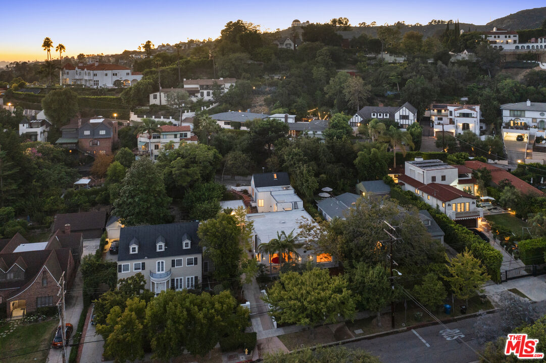 2449 N Commonwealth Ave