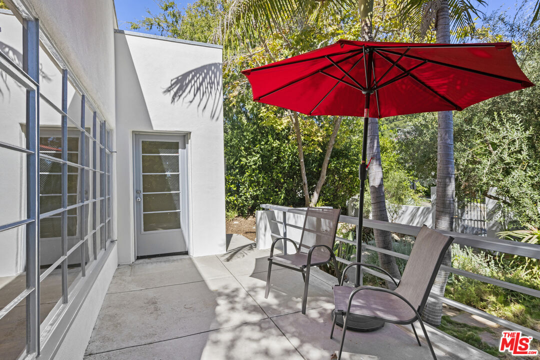 2449 N Commonwealth Ave