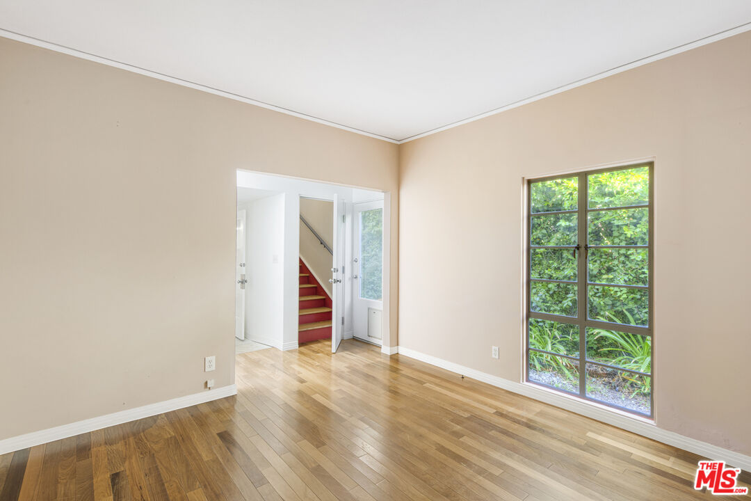 2449 N Commonwealth Ave