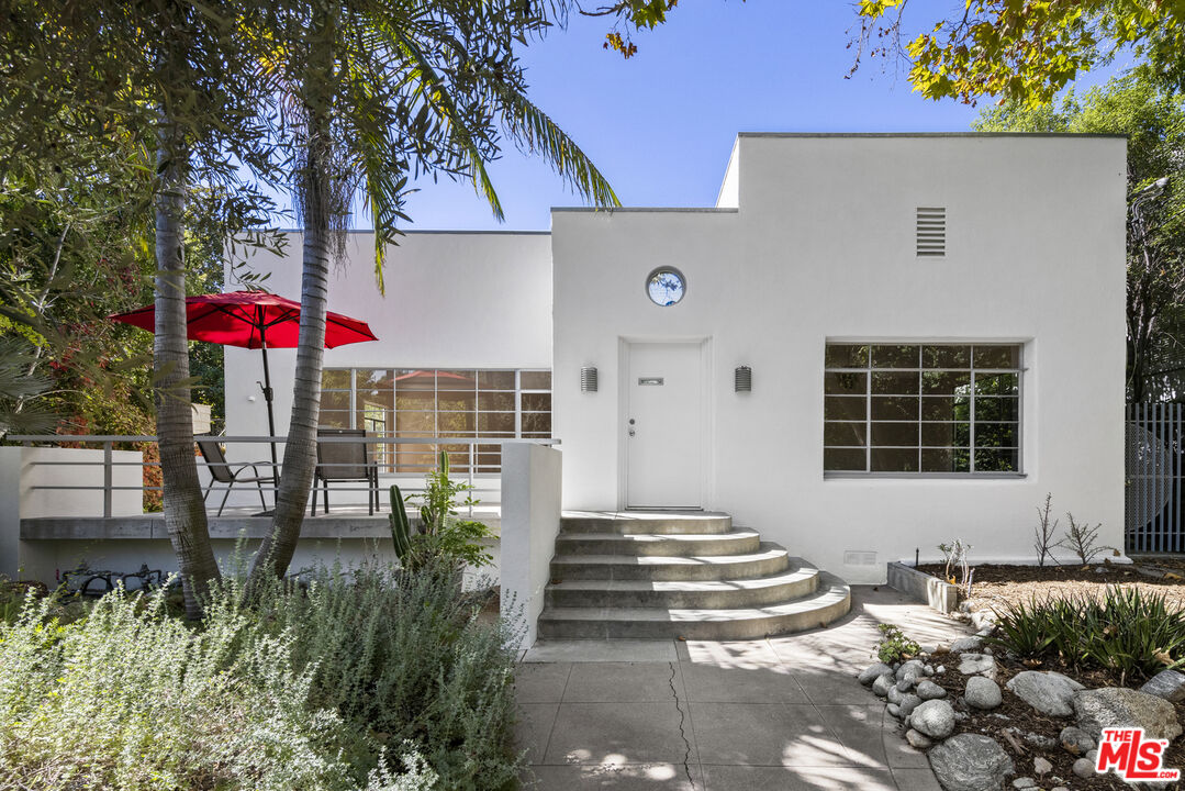 2449 N Commonwealth Ave