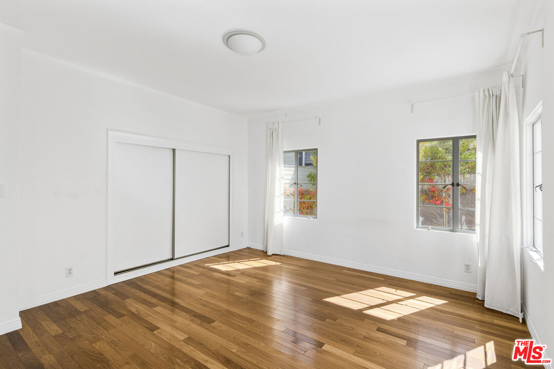 2449 N Commonwealth Ave