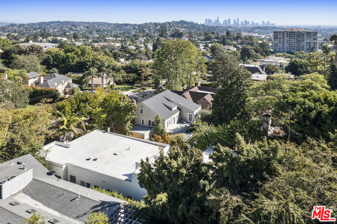 2449 N Commonwealth Ave