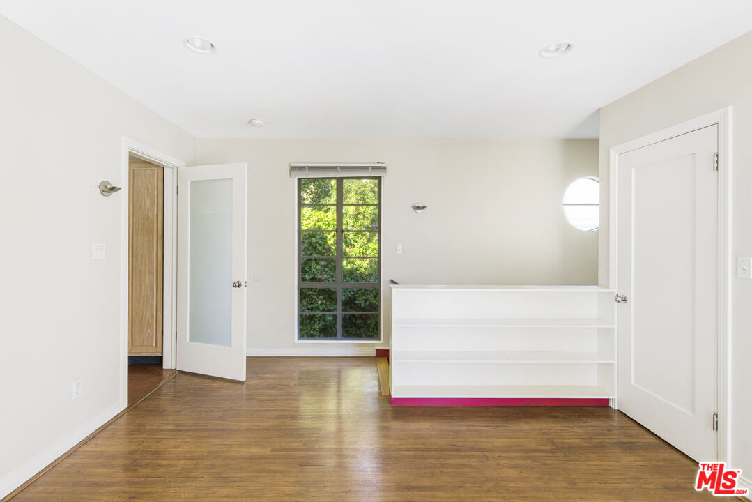 2449 N Commonwealth Ave