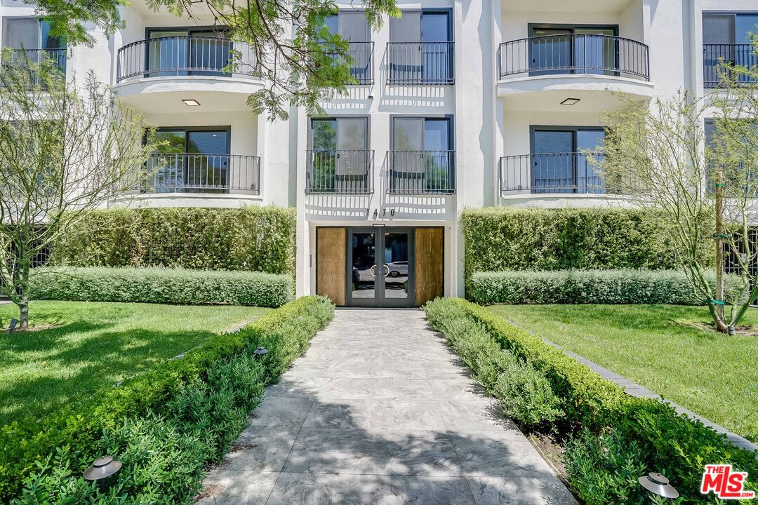 1470 S Rexford Dr Unit: 302