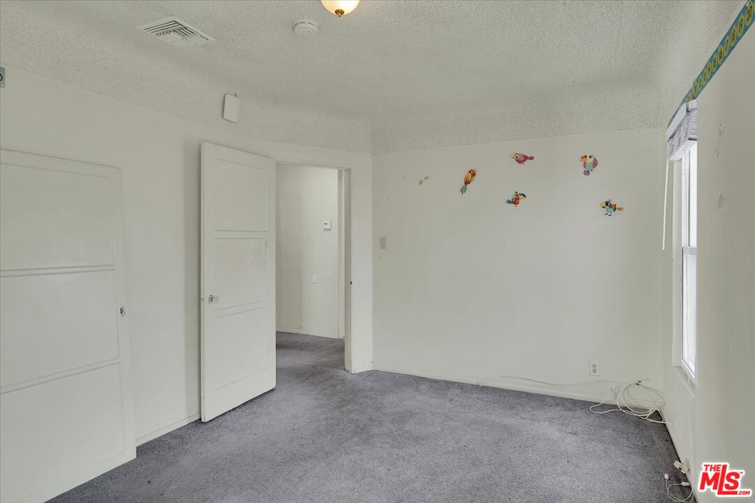 9709 S Van Ness Ave