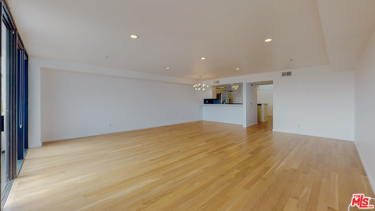 8704 Santa Monica BLVD Unit: PH2