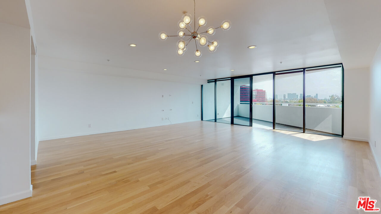 8704 Santa Monica BLVD Unit: PH2