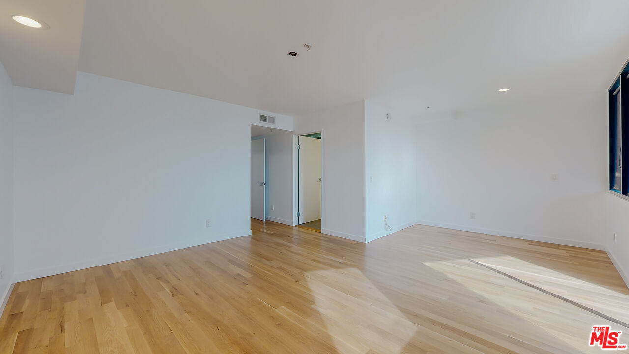 8704 Santa Monica BLVD Unit: PH2