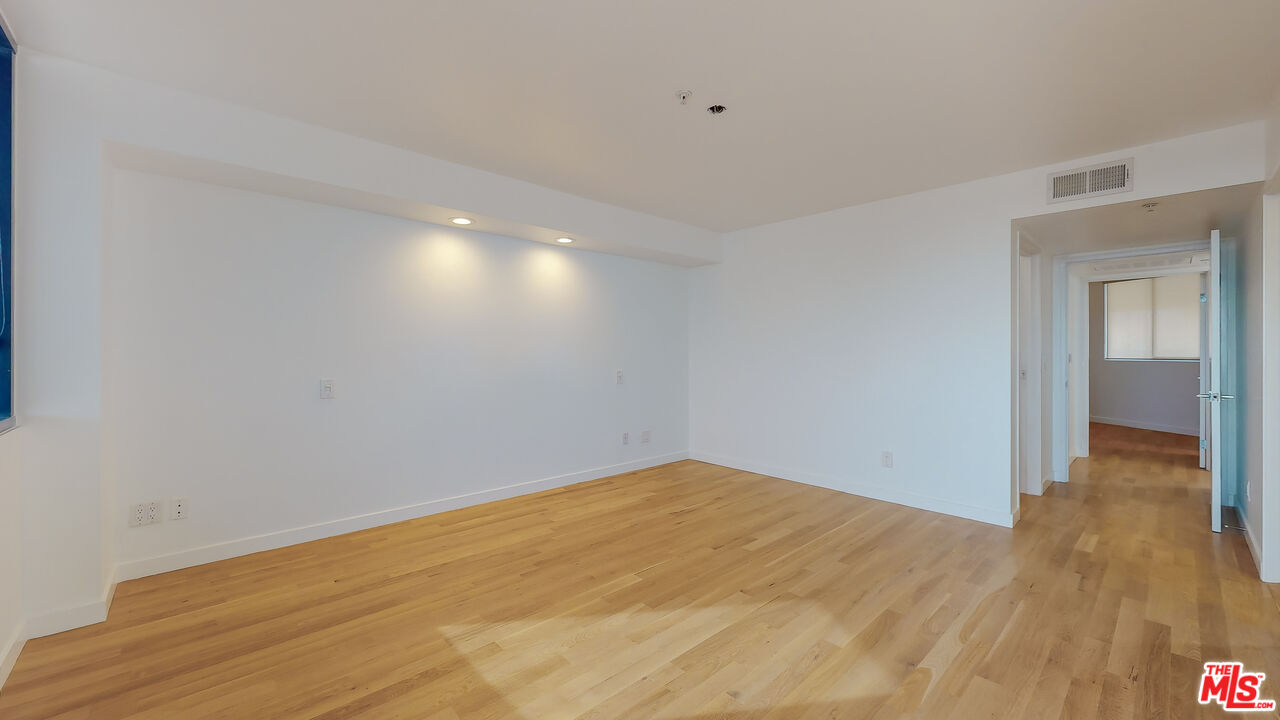 8704 Santa Monica BLVD Unit: PH2