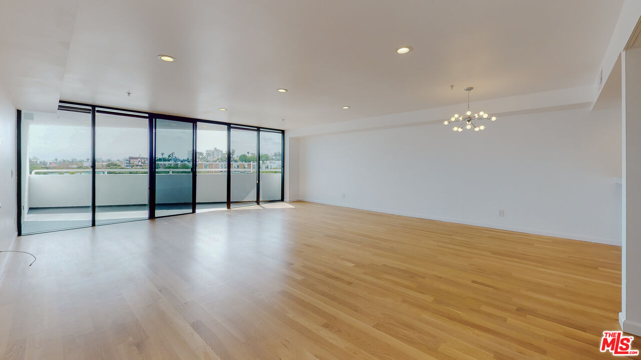 8704 Santa Monica BLVD Unit: PH2