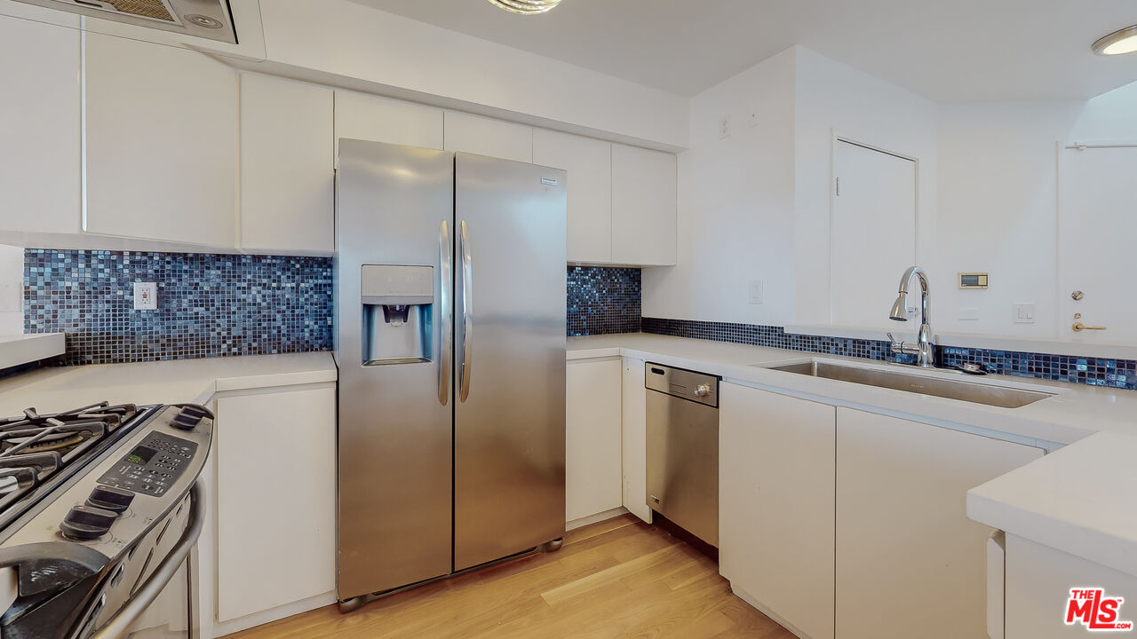 8704 Santa Monica BLVD Unit: PH2