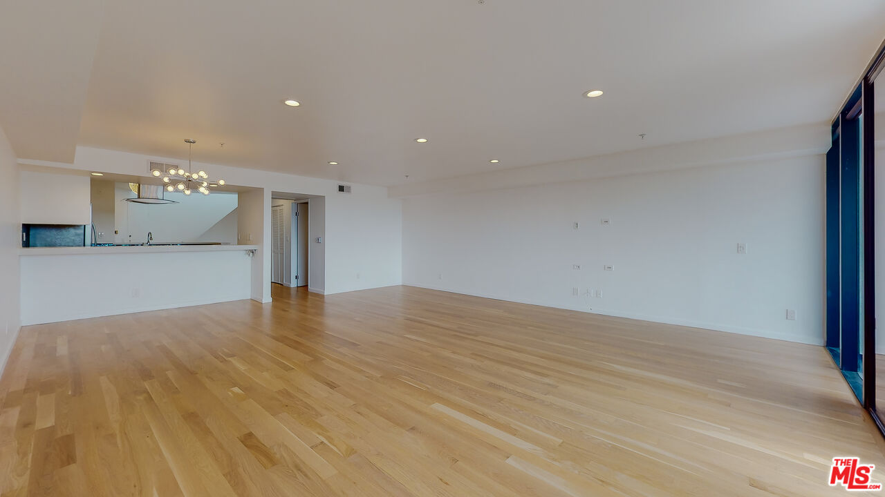 8704 Santa Monica BLVD Unit: PH2