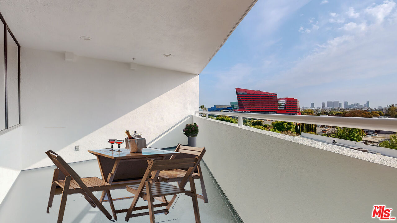 8704 Santa Monica BLVD Unit: PH2