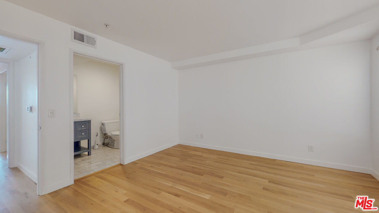 8704 Santa Monica BLVD Unit: PH2