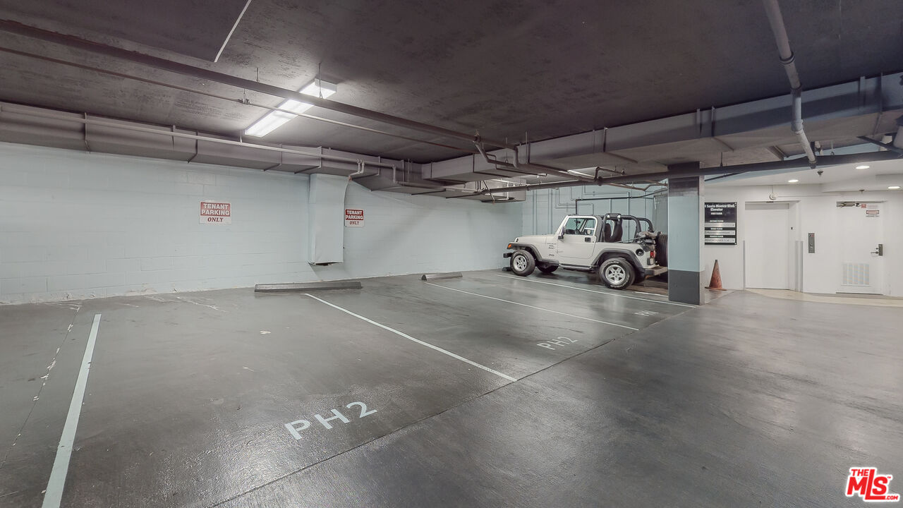 8704 Santa Monica BLVD Unit: PH2