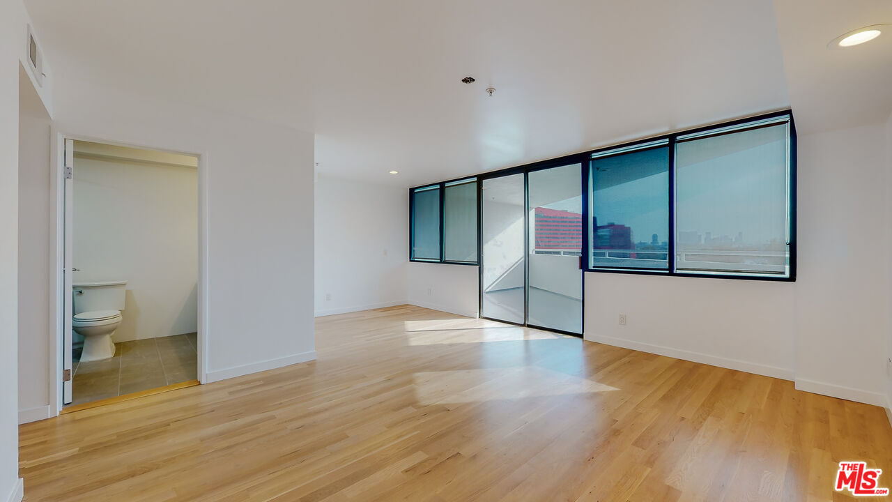 8704 Santa Monica BLVD Unit: PH2