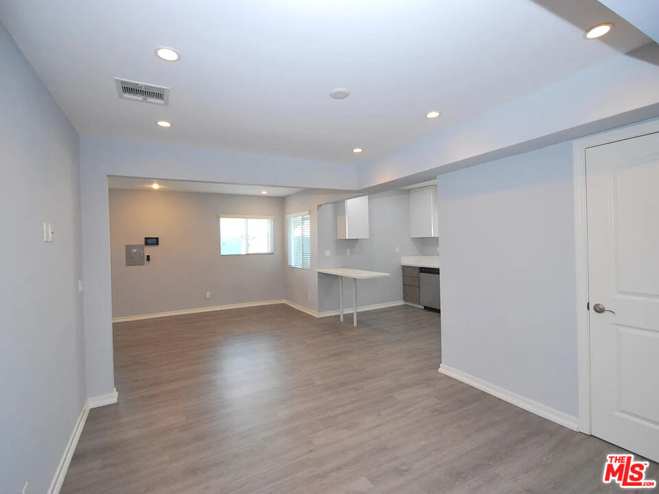 11509 Wyoming Ave Unit: 3