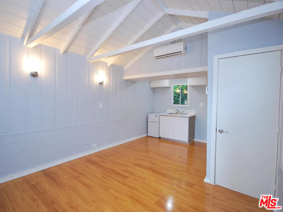 11509 Wyoming Ave Unit: 3