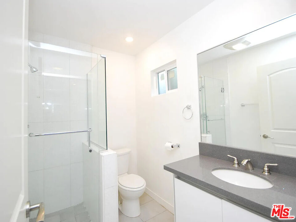 11509 Wyoming Ave Unit: 3