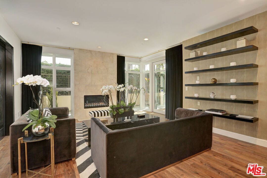 447 N Doheny Dr Unit: 101