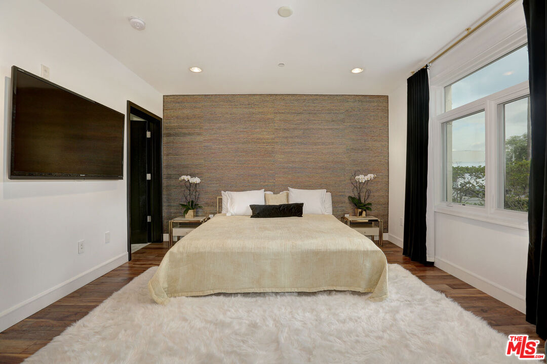 447 N Doheny Dr Unit: 101