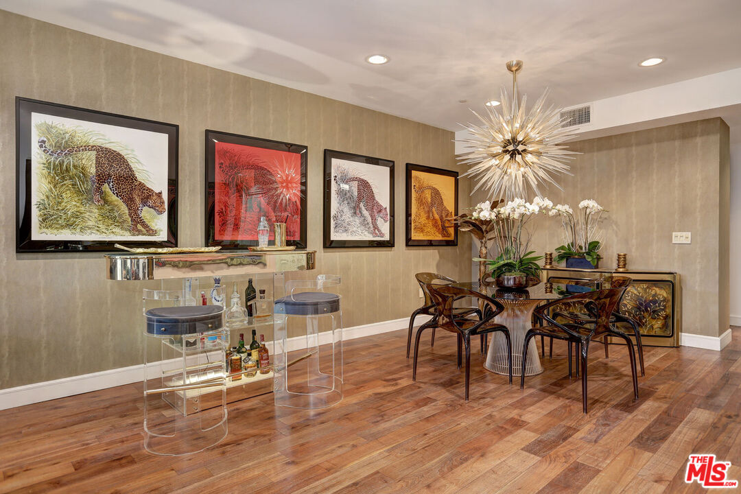 447 N Doheny Dr Unit: 101